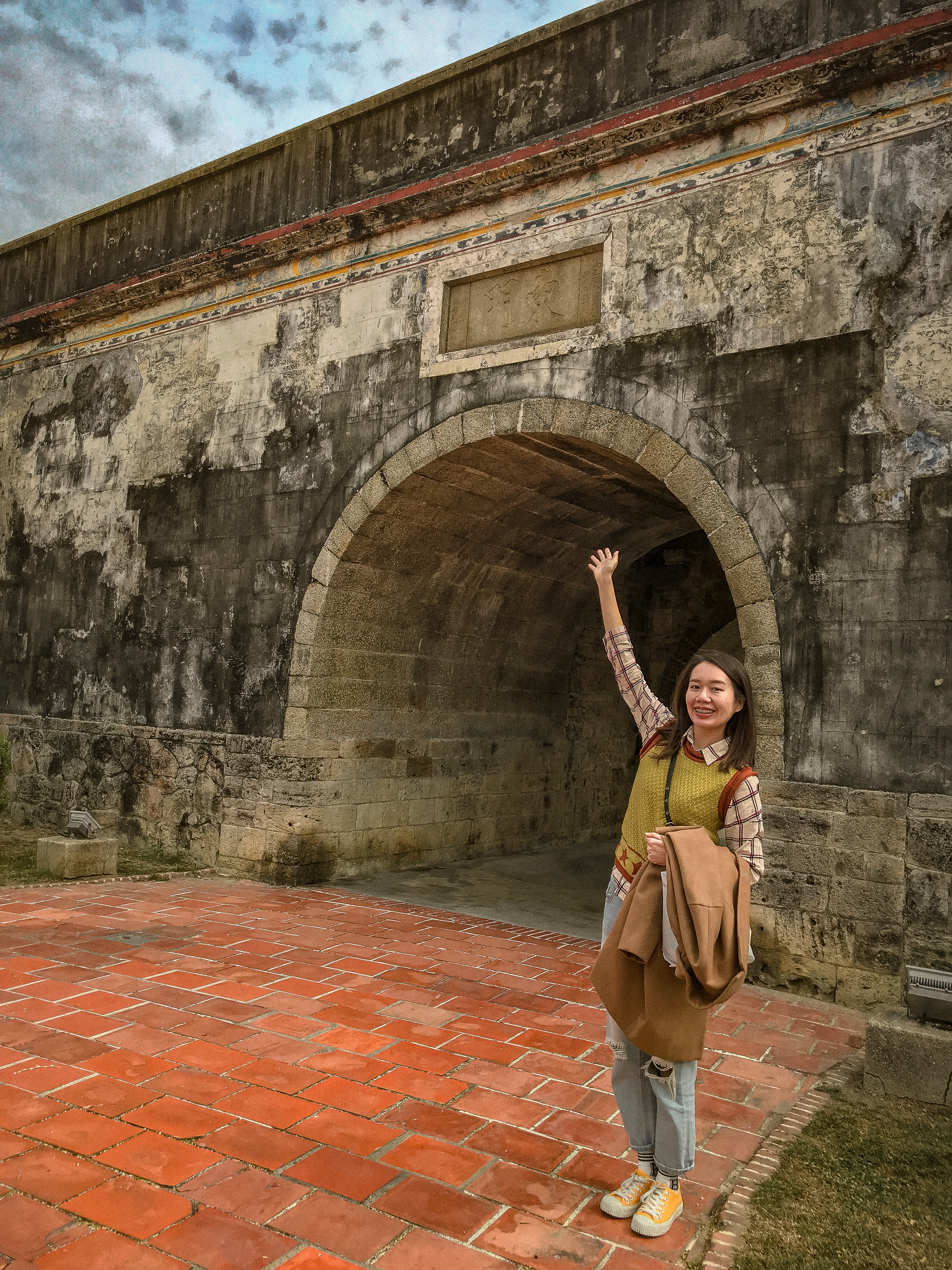 高雄玩East gate of Old town 舊城東門 jpg