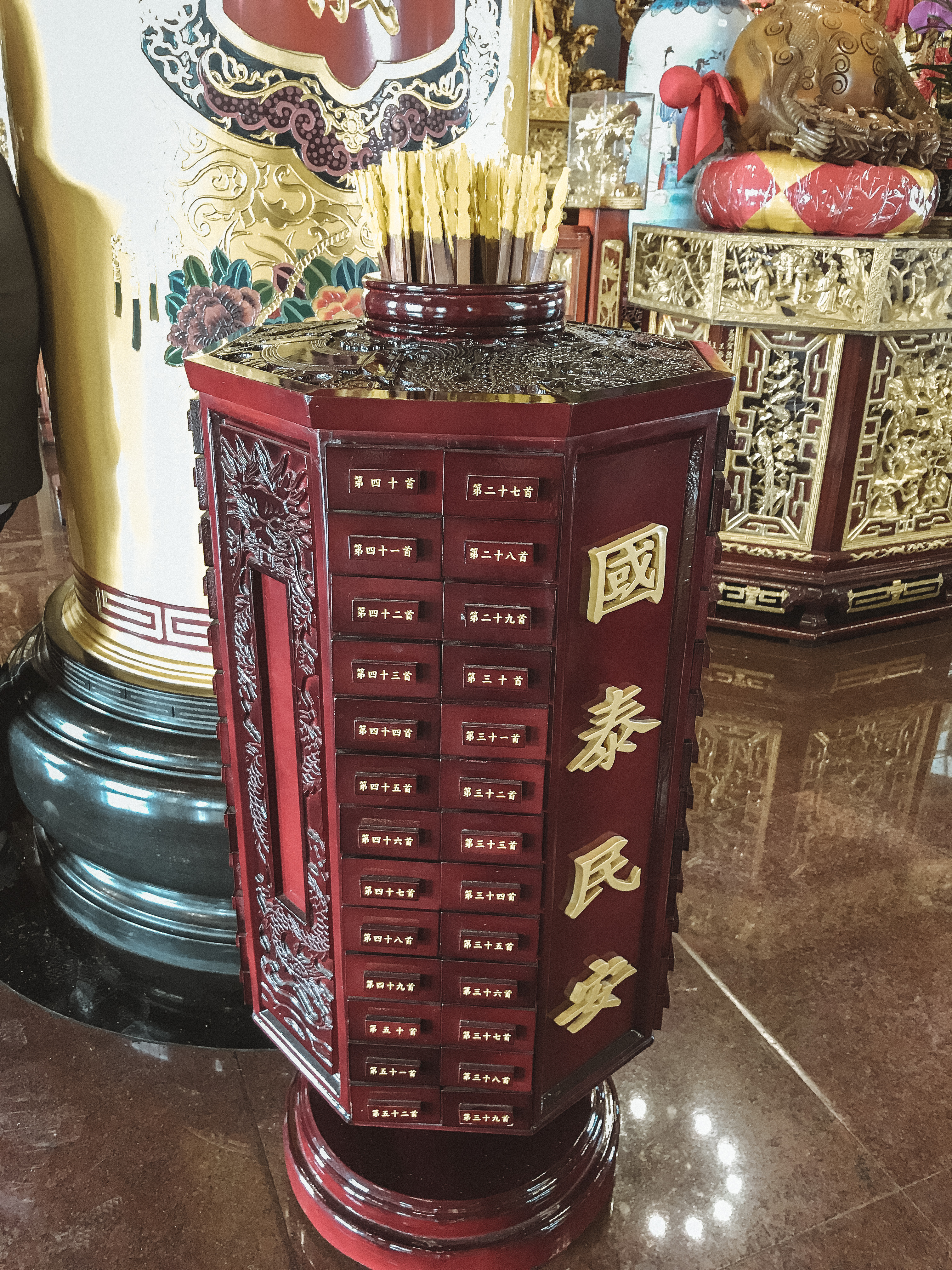 Taiwan worshipping in Qimingtang (Qiming temple) 啟明堂 in Kaoshoing