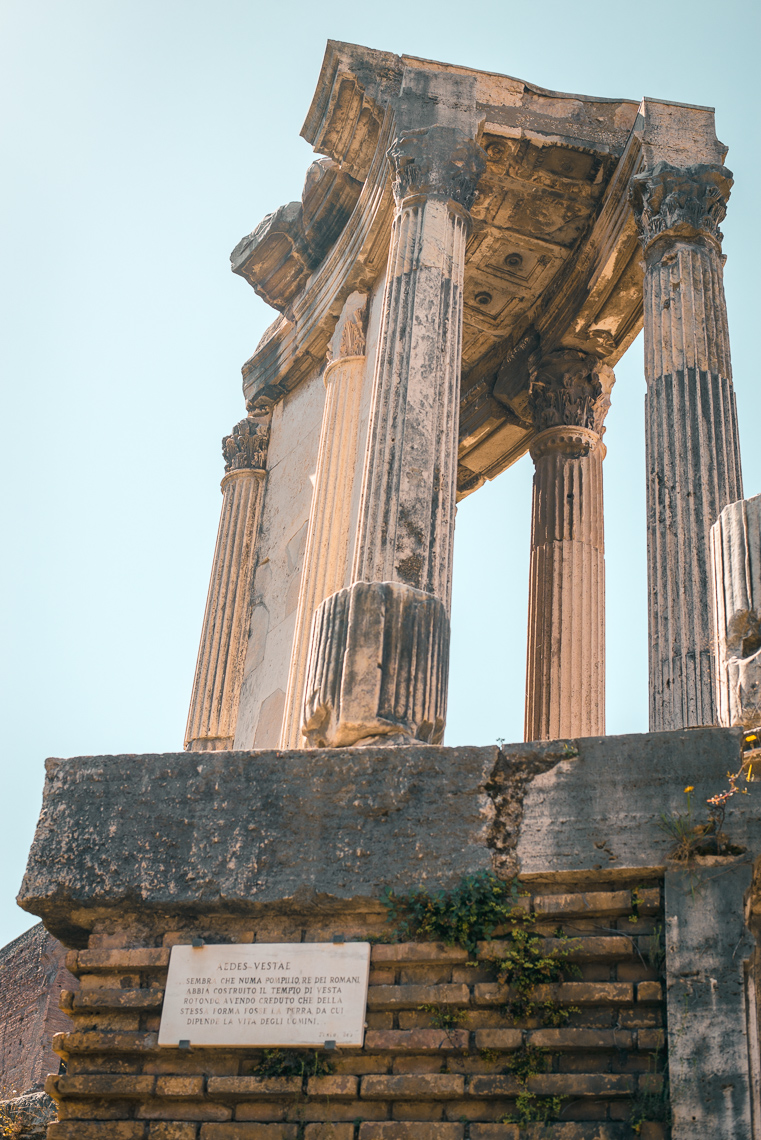Temple of Vesta Tempio di Vesta in Roman Forum