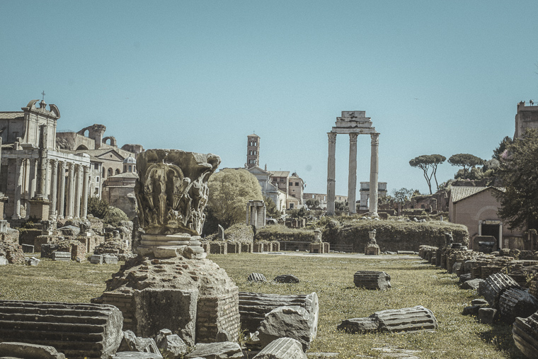 walking in Rome what to see Roman Forum