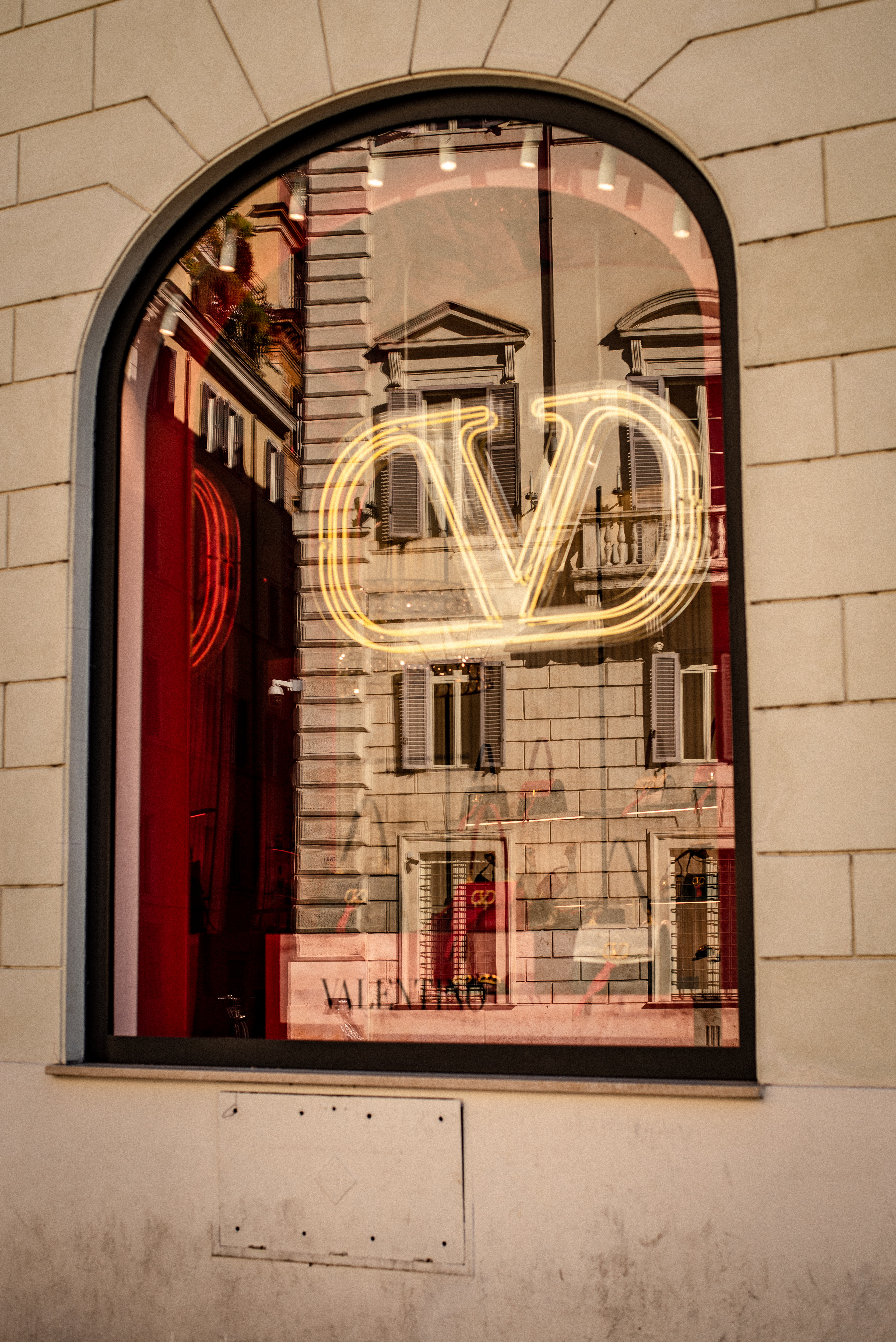 Valentino Piazza di Spagna SPANISH steps Rome trip guide