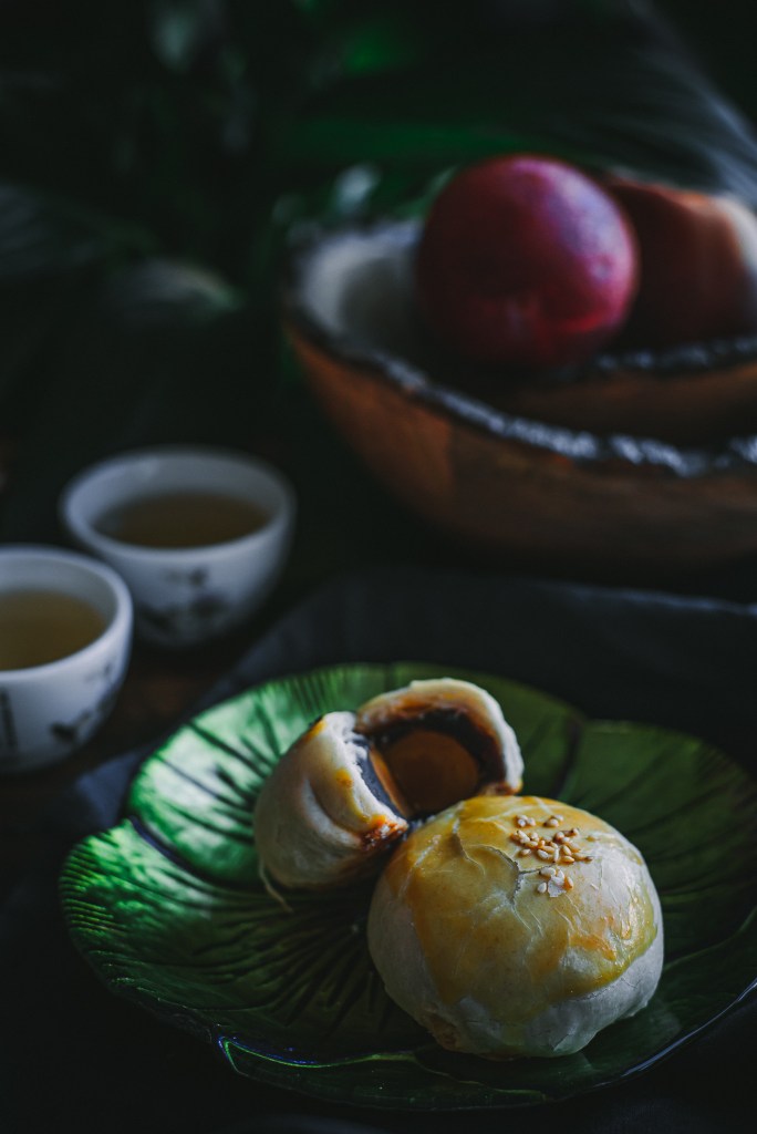 red bean mooncakes-How to make Chinese mooncakes