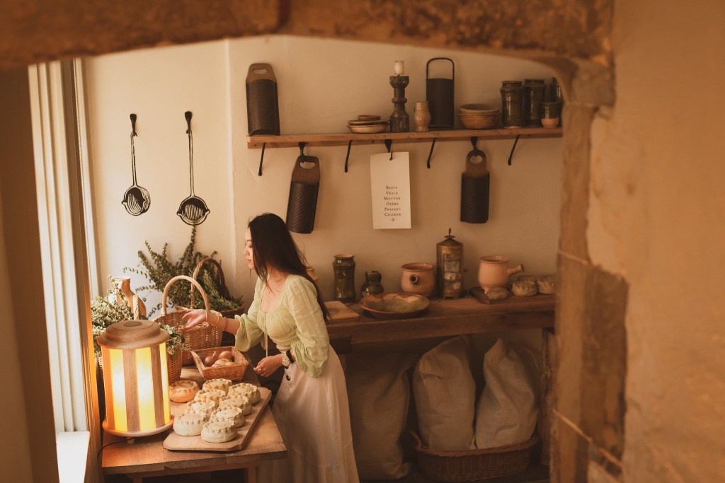 Hampton court palace Henry VIII kitchen london guide